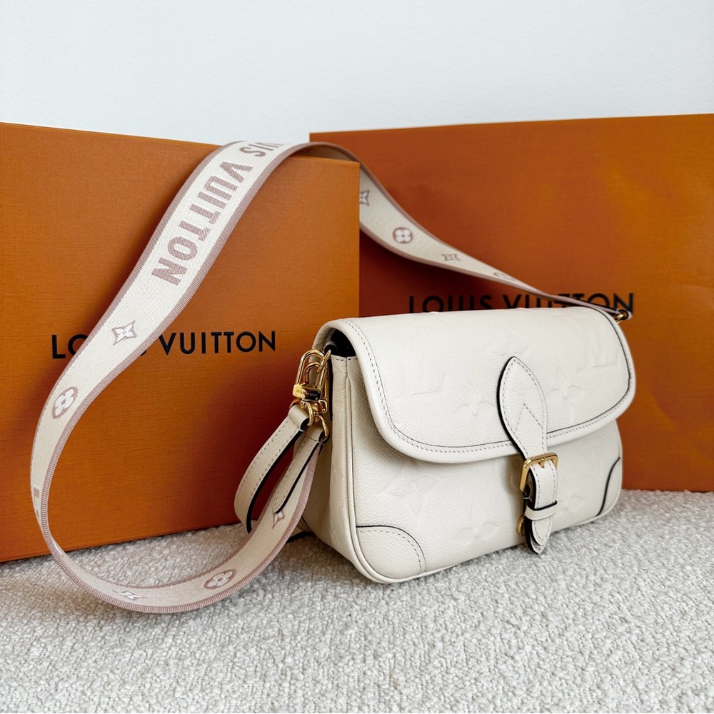 NEW • Louis Vuitton Cream Diane Shoulder Crossbody Bag
